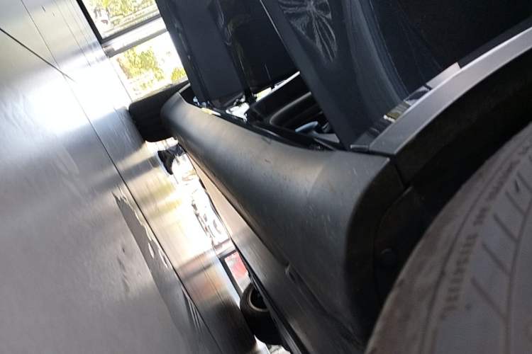 Used Tesla Model Y 2024 Rear-Wheel-Drive Version Right Side Sill