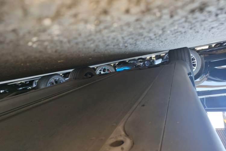 Used Tesla Model Y 2024 Rear-Wheel-Drive Version Right Side Sill