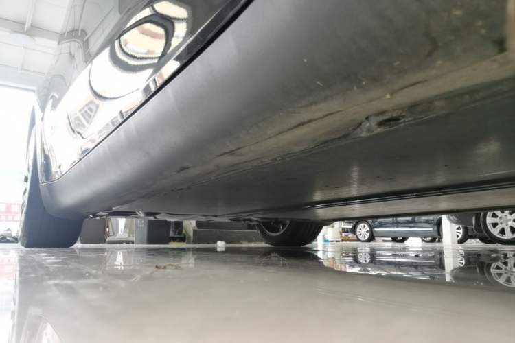 Used Tesla Model Y 2024 Rear-Wheel-Drive Version Right Side Sill