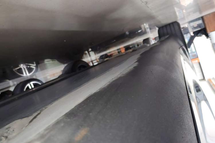 Used Tesla Model Y 2024 Rear-Wheel-Drive Version Right Side Sill