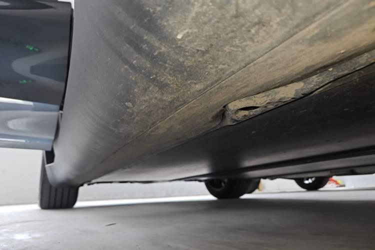 Used Tesla Model Y 2024 Rear-Wheel-Drive Version Right Side Sill