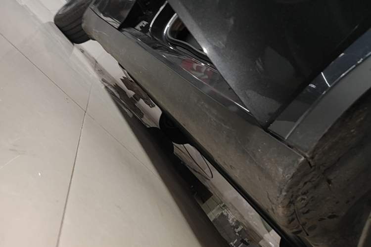 Used Tesla Model Y 2024 Rear-Wheel-Drive Version Right Side Sill