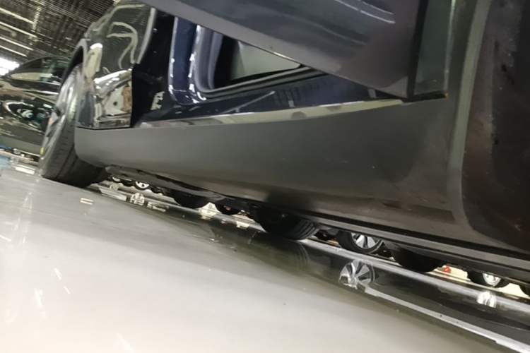 Used Tesla Model Y 2024 Rear-Wheel-Drive Version Right Side Sill