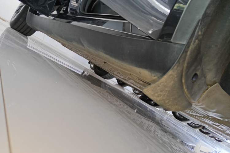 Used Tesla Model Y 2024 Rear-Wheel-Drive Version Right Side Sill
