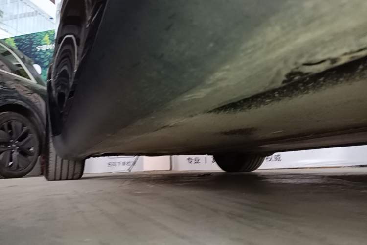 Used Tesla Model Y 2024 Rear-Wheel-Drive Version Right Side Sill