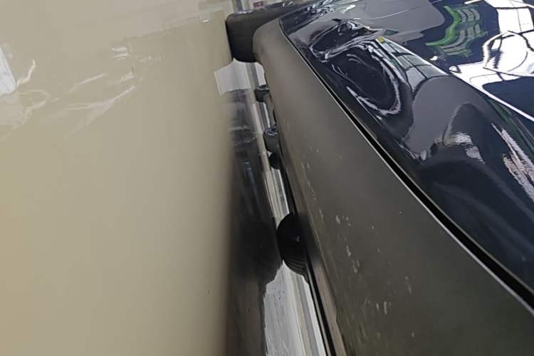 Used Tesla Model Y 2024 Rear-Wheel-Drive Version Right Side Sill