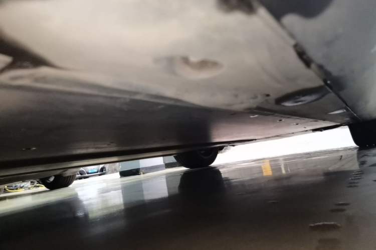 Used Tesla Model Y 2024 Rear-Wheel-Drive Version Right Side Sill