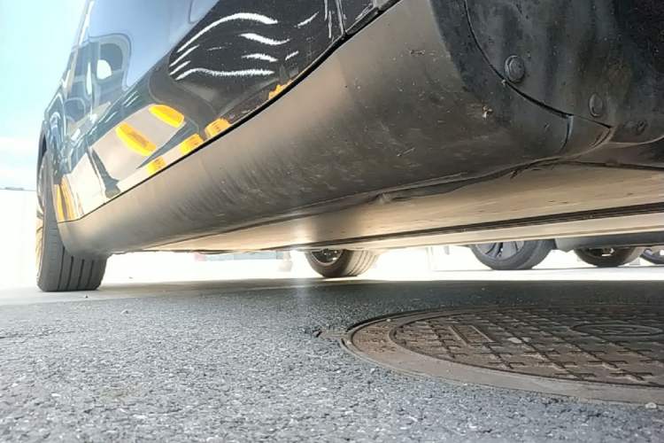 Used Tesla Model Y 2024 Rear-Wheel-Drive Version Right Side Sill