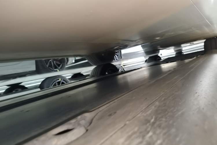 Used Tesla Model Y 2024 Rear-Wheel-Drive Version Right Side Sill