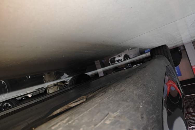 Used Tesla Model Y 2024 Rear-Wheel-Drive Version Right Side Sill