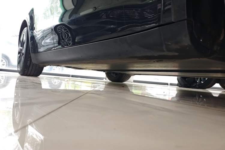 Used Tesla Model Y 2024 Rear-Wheel-Drive Version Right Side Sill