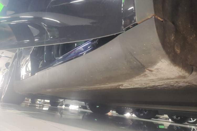 Used Tesla Model Y 2024 Rear-Wheel-Drive Version Right Side Sill
