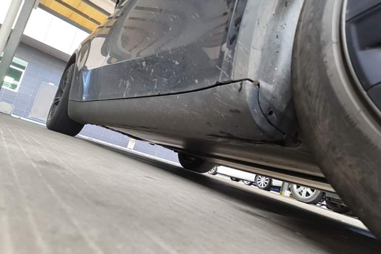 Used Tesla Model Y 2024 Rear-Wheel-Drive Version Right Side Sill