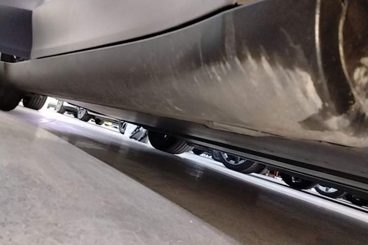 Used Tesla Model Y 2024 Rear-Wheel-Drive Version Right Side Sill