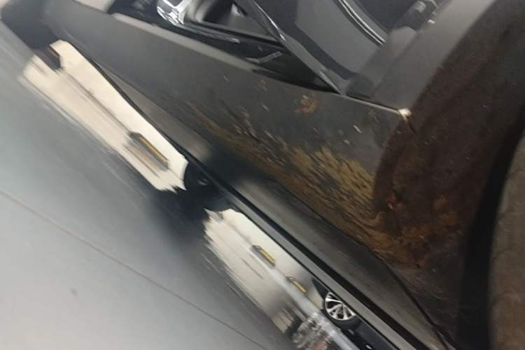 Used Tesla Model Y 2024 Rear-Wheel-Drive Version Right Side Sill