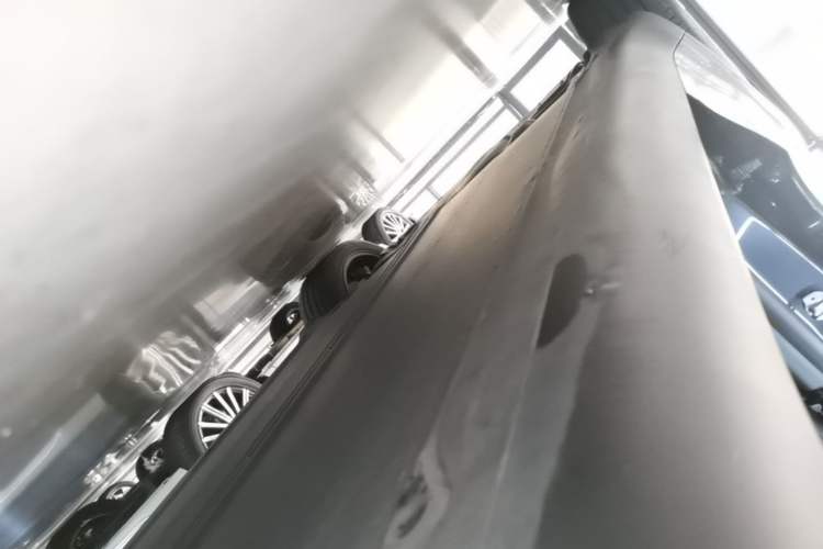 Used Tesla Model Y 2024 Rear-Wheel-Drive Version Right Side Sill