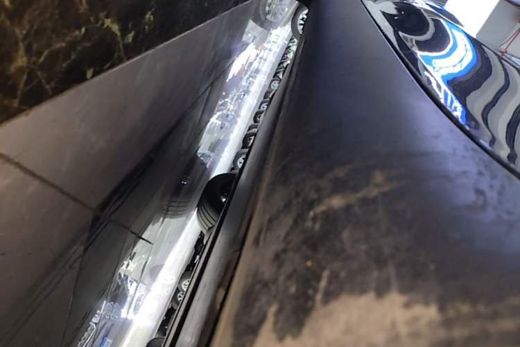 Used Tesla Model Y 2024 Rear-Wheel-Drive Version Right Side Sill