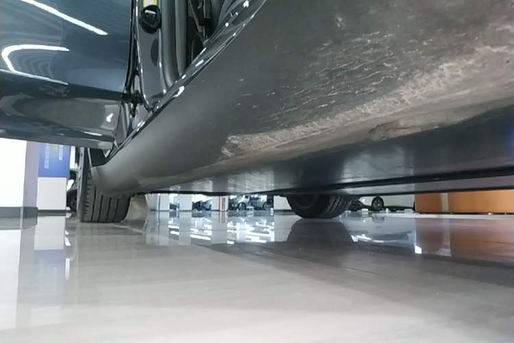 Used Tesla Model Y 2024 Rear-Wheel-Drive Version Right Side Sill