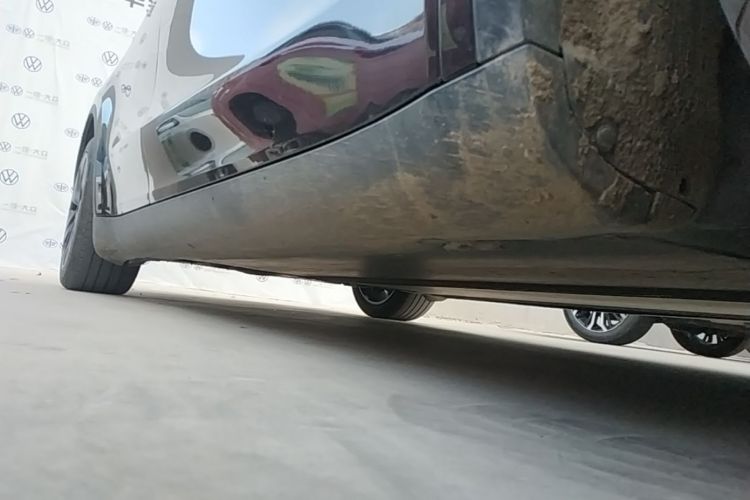 Used Tesla Model Y 2024 Rear-Wheel-Drive Version Right Side Sill