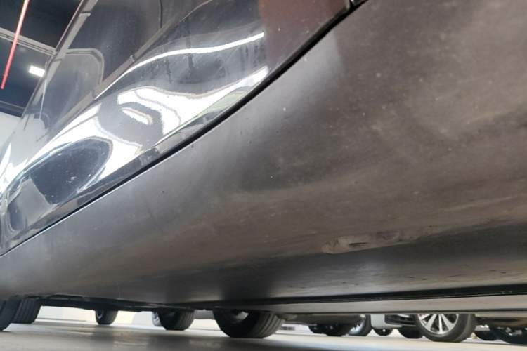 Used Tesla Model Y 2024 Rear-Wheel-Drive Version Right Side Sill