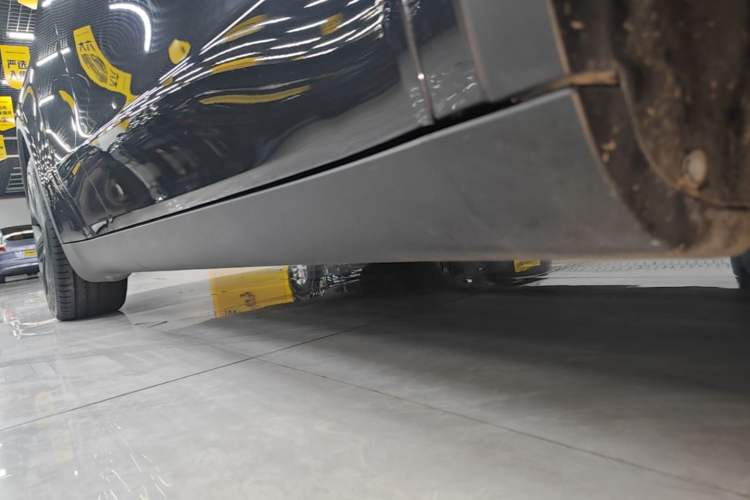 Used Tesla Model Y 2024 Rear-Wheel-Drive Version Right Side Sill