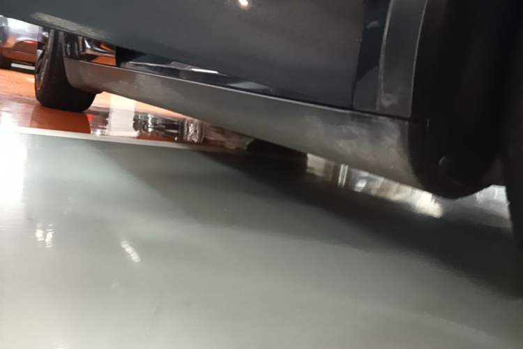 Used Tesla Model Y 2024 Rear-Wheel-Drive Version Right Side Sill