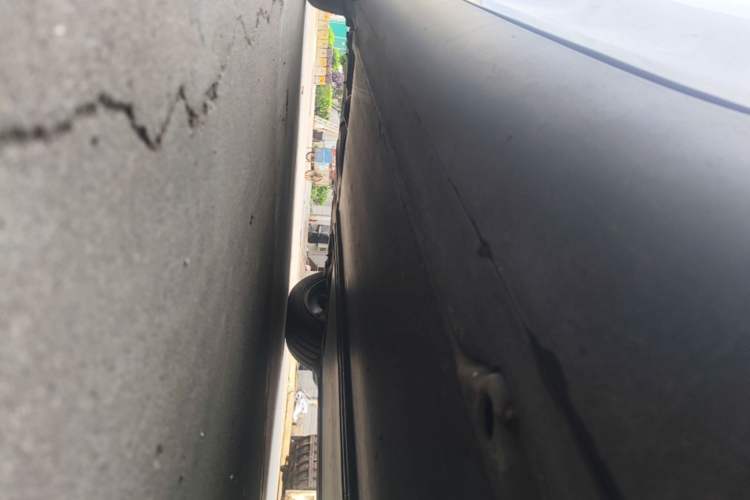 Used Tesla Model Y 2024 Rear-Wheel-Drive Version Right Side Sill