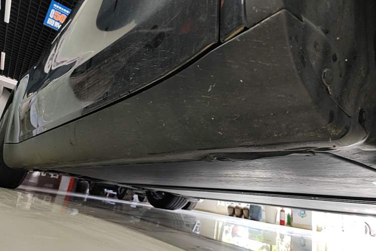 Used Tesla Model Y 2024 Rear-Wheel-Drive Version Right Side Sill