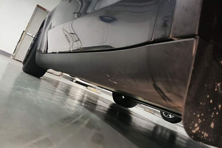Used Tesla Model Y 2024 Rear-Wheel-Drive Version Right Side Sill