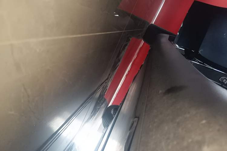 Used Tesla Model Y 2024 Rear-Wheel-Drive Version Right Side Sill