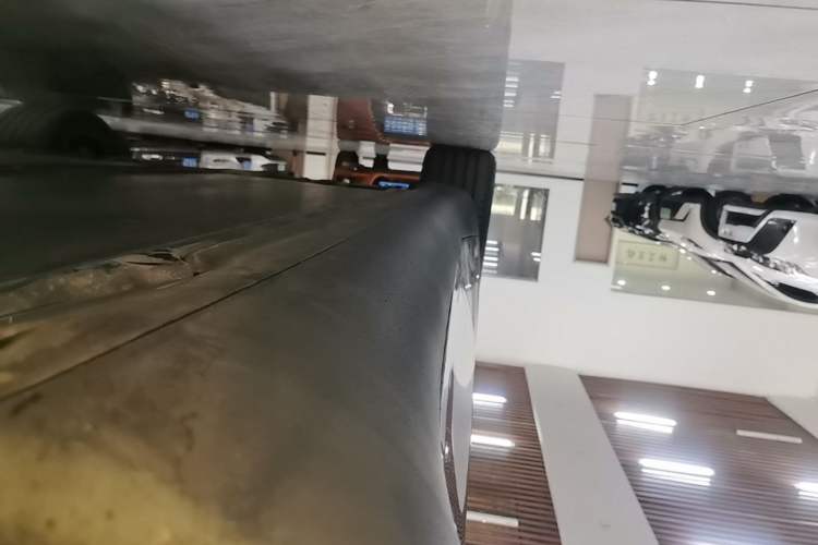 Used Tesla Model Y 2024 Rear-Wheel-Drive Version Right Side Sill