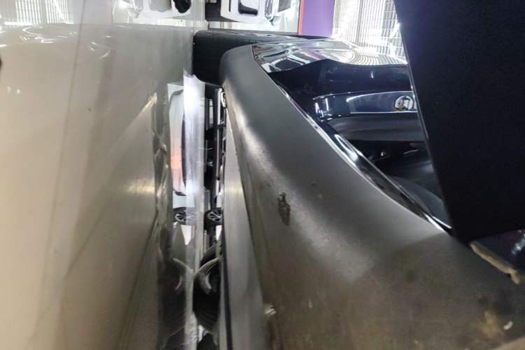 Used Tesla Model Y 2024 Rear-Wheel-Drive Version Right Side Sill