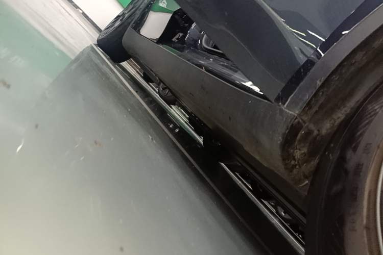 Used Tesla Model Y 2024 Rear-Wheel-Drive Version Right Side Sill