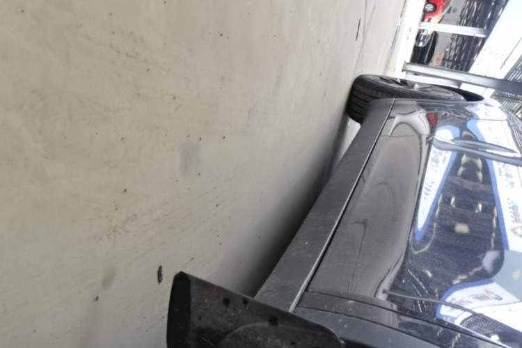 Used Tesla Model Y 2024 Rear-Wheel-Drive Version Right Side Sill