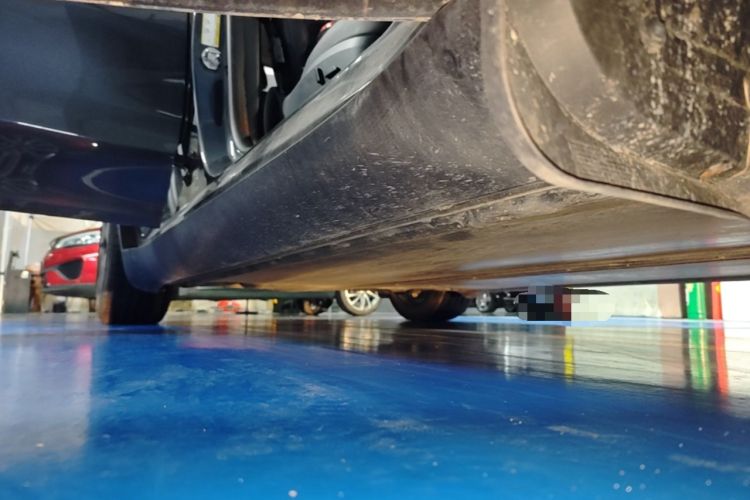 Used Tesla Model Y 2024 Rear-Wheel-Drive Version Right Side Sill