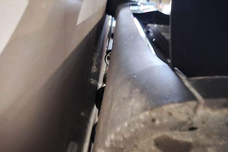 Used Tesla Model Y 2024 Rear-Wheel-Drive Version Right Side Sill