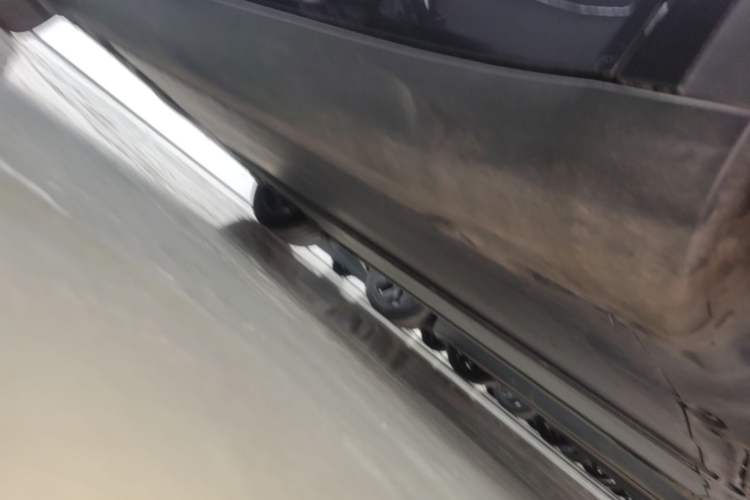 Used Tesla Model Y 2024 Rear-Wheel-Drive Version Right Side Sill