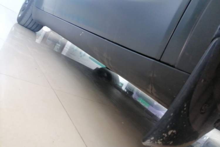 Used Tesla Model Y 2024 Rear-Wheel-Drive Version Right Side Sill