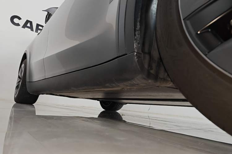 Used Tesla Model Y 2024 Rear-Wheel-Drive Version Right Side Sill