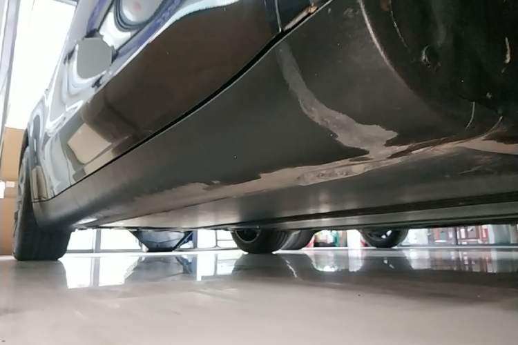 Used Tesla Model Y 2024 Rear-Wheel-Drive Version Right Side Sill