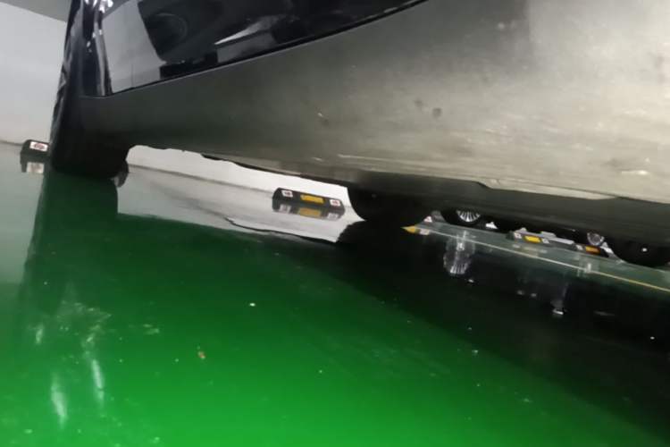 Used Tesla Model Y 2024 Rear-Wheel-Drive Version Right Side Sill