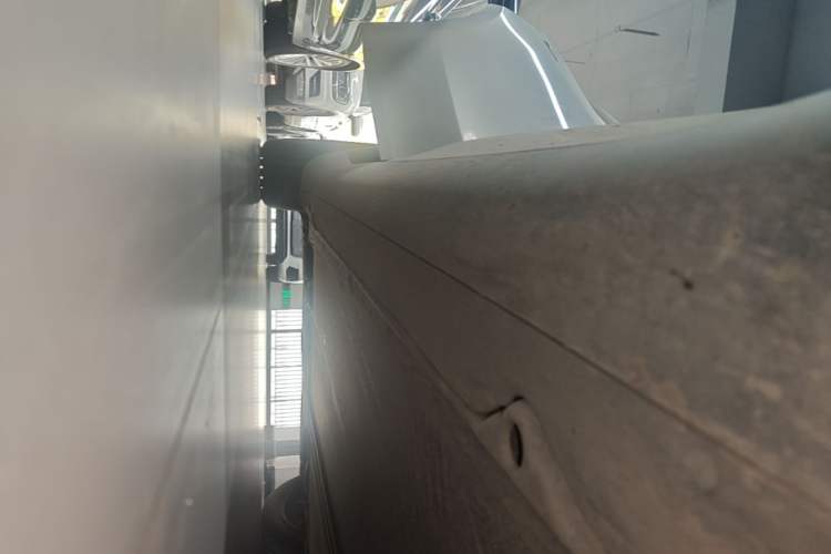 Used Tesla Model Y 2024 Rear-Wheel-Drive Version Right Side Sill
