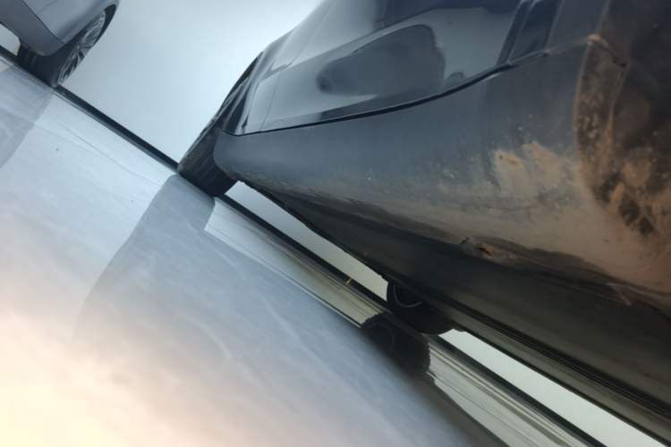 Used Tesla Model Y 2024 Rear-Wheel-Drive Version Right Side Sill