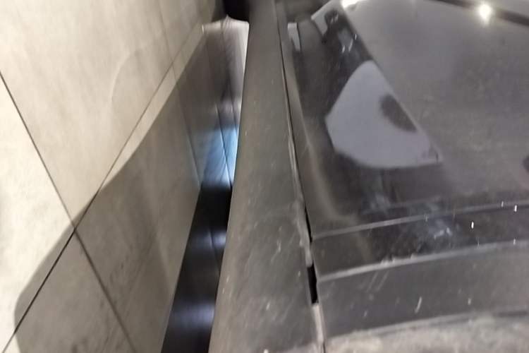 Used Tesla Model Y 2024 Rear-Wheel-Drive Version Right Side Sill