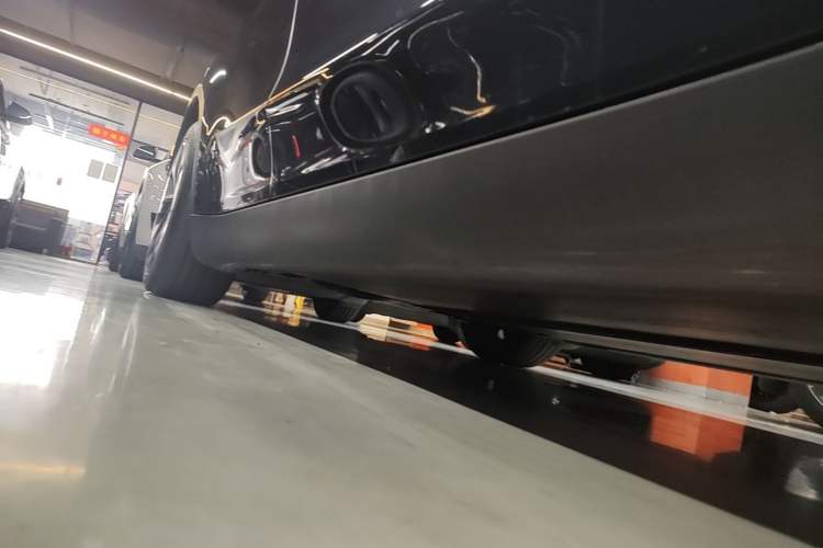 Used Tesla Model Y 2024 Rear-Wheel-Drive Version Right Side Sill