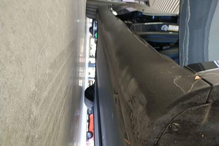 Used Tesla Model Y 2024 Rear-Wheel-Drive Version Right Side Sill