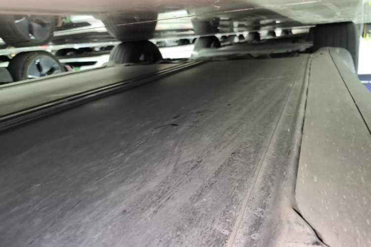 Used Tesla Model Y 2024 Rear-Wheel-Drive Version Right Side Sill