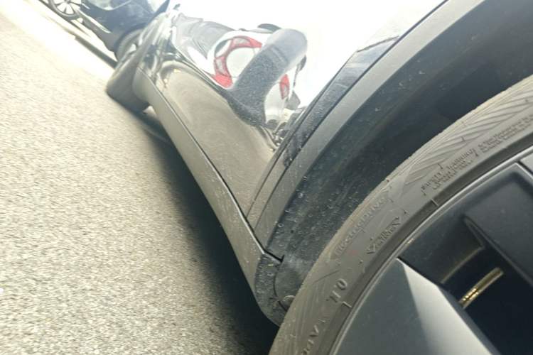 Used Tesla Model Y 2024 Rear-Wheel-Drive Version Right Side Sill