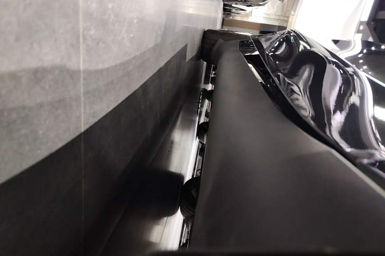 Used Tesla Model Y 2024 Rear-Wheel-Drive Version Right Side Sill