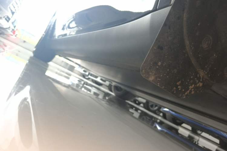 Used Tesla Model Y 2024 Rear-Wheel-Drive Version Right Side Sill